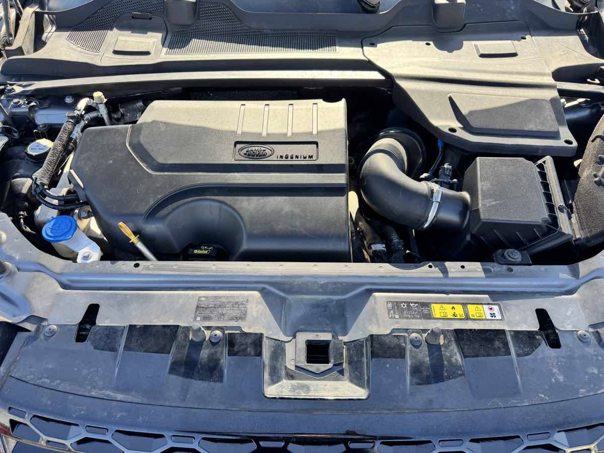 Used 2018 Land Rover Discovery Sport SE AWD/4WD image 24