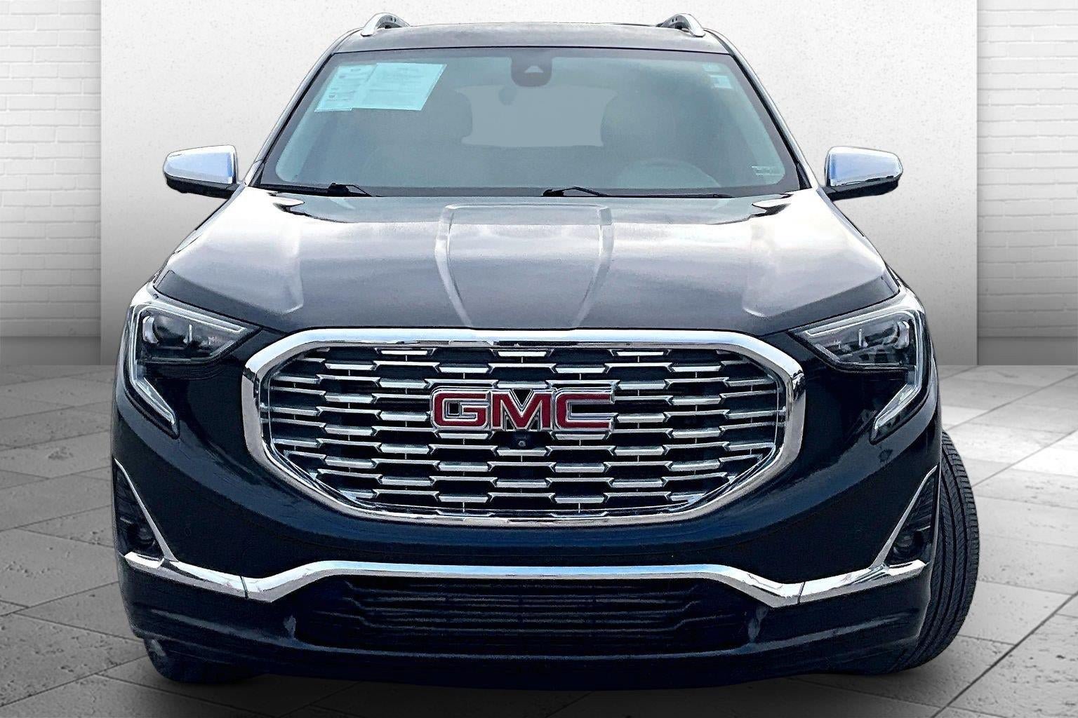Used 2020 GMC Terrain Denali w/ Denali Premium Package AWD/4WD image 2