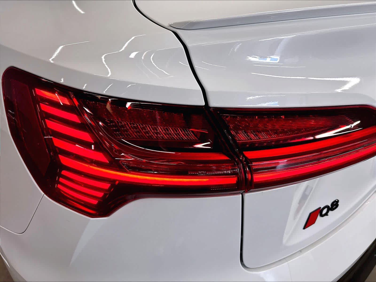 Used 2024 Audi Q8 e-tron Premium Plus w/ Premium Plus Package AWD/4WD image 30