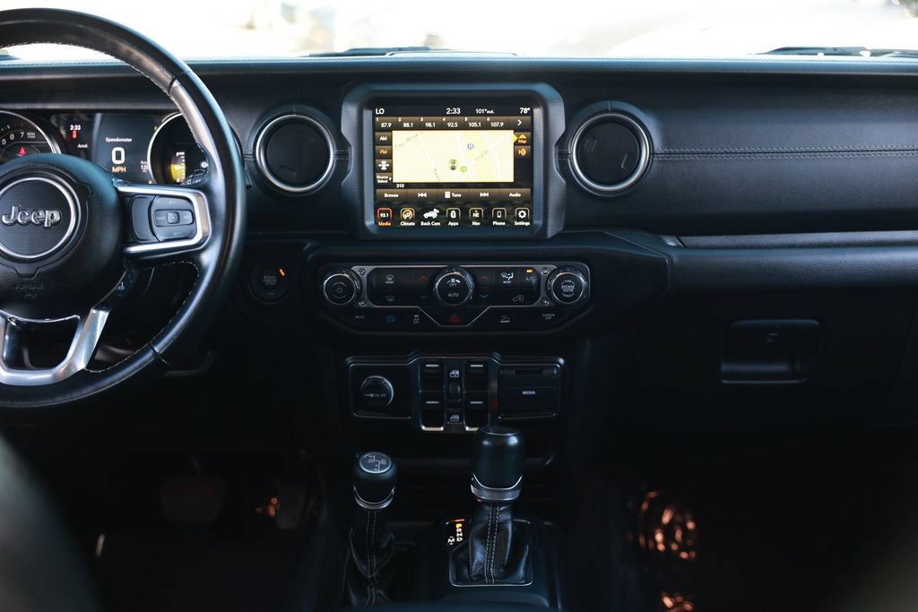 Used 2022 Jeep Wrangler Unlimited Sahara AWD/4WD image 31