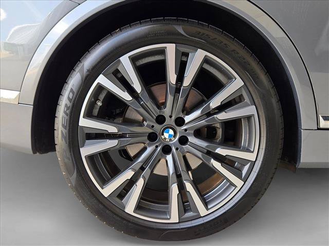 Used 2025 BMW X7 xDrive40i w/ Premium Package AWD/4WD image 24