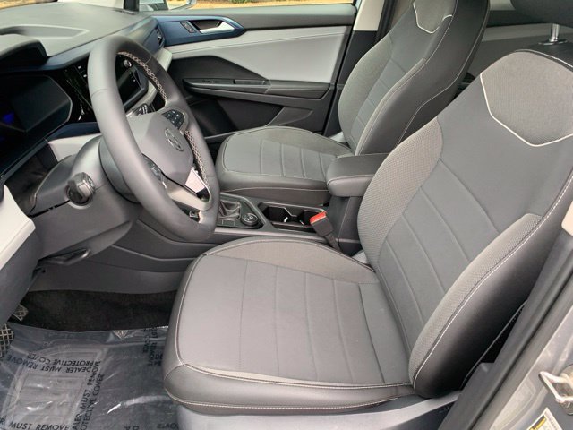 Used 2024 Volkswagen Taos SE AWD/4WD image 11