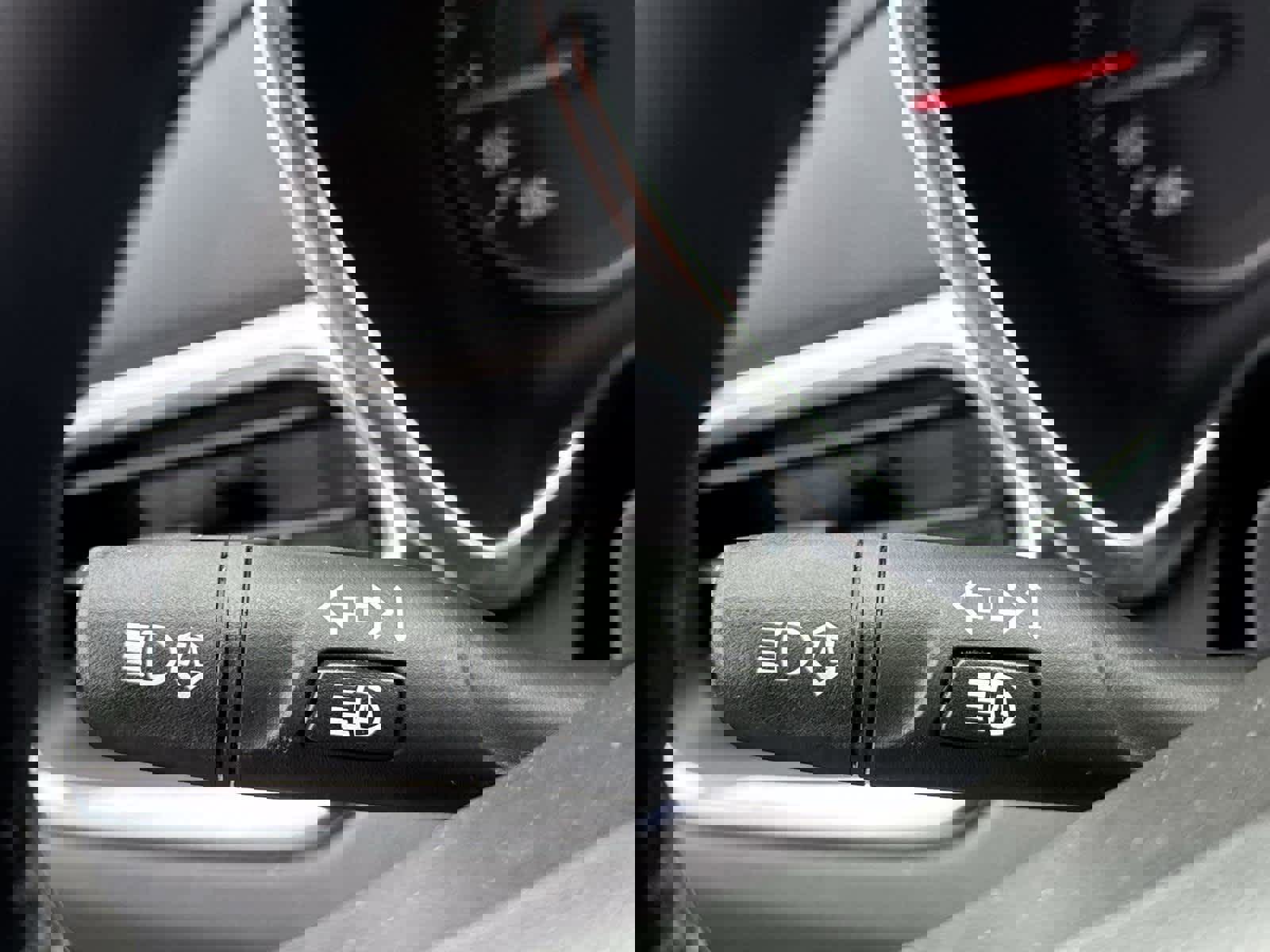 Used 2023 Chevrolet Equinox LT image 28