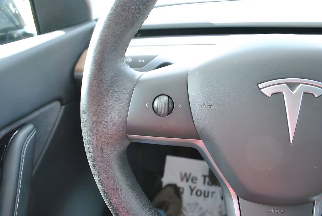 Used 2021 Tesla Model Y Long Range AWD/4WD image 7