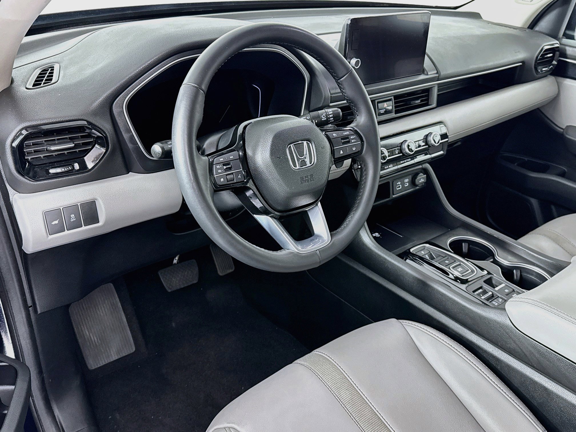 Certified 2025 Honda Pilot Touring image 9