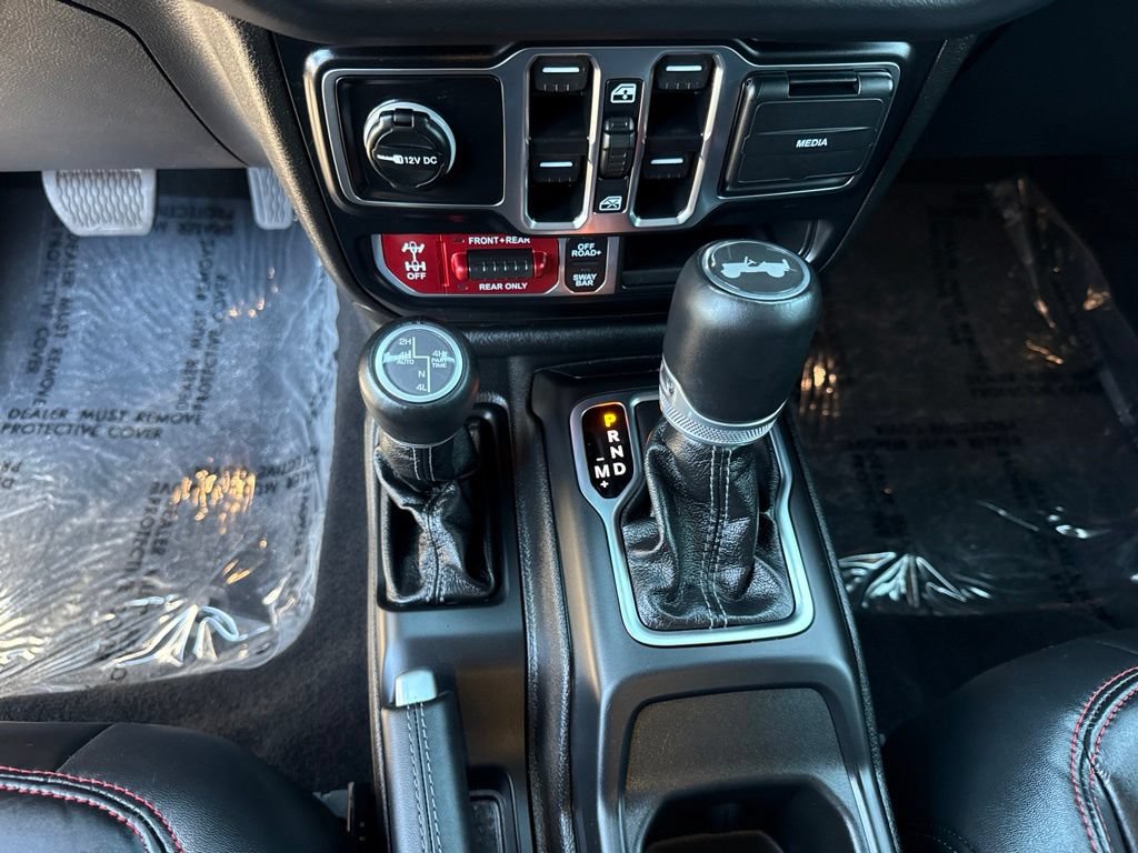 Used 2025 Jeep Wrangler Unlimited Rubicon AWD/4WD image 19
