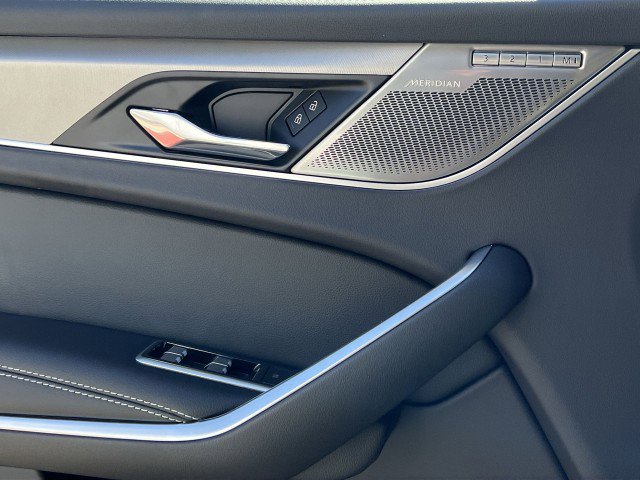 New 2025 Jaguar F-PACE R-Dynamic S image 28