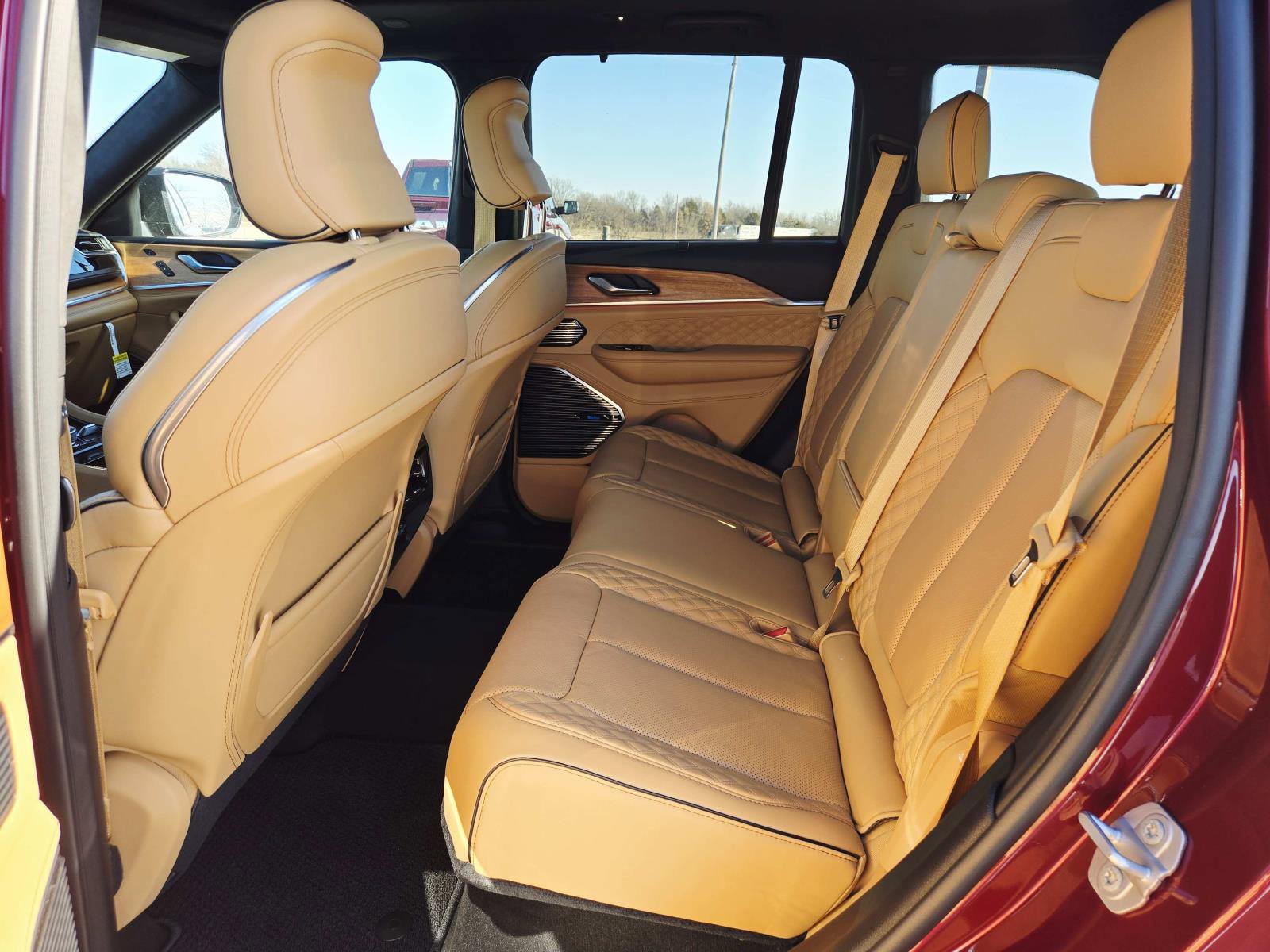 Used 2024 Jeep Grand Cherokee Summit image 14