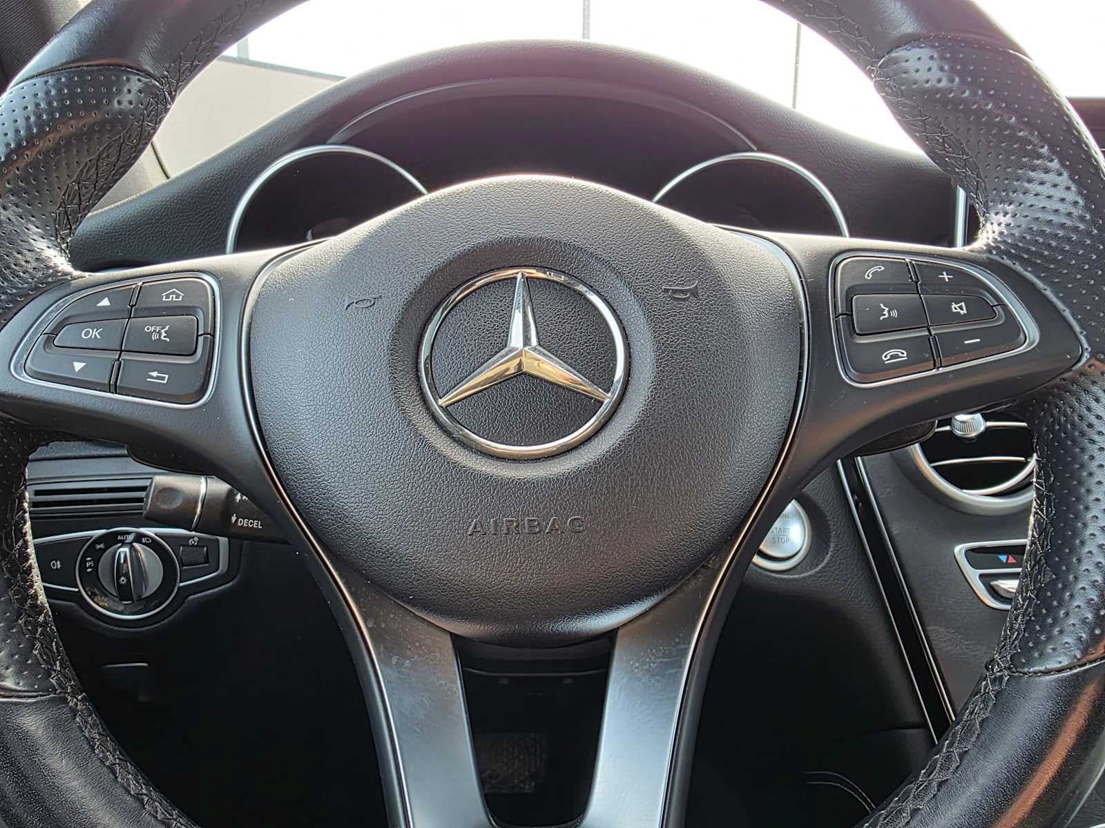 Used 2017 Mercedes-Benz GLC 300 4MATIC image 24