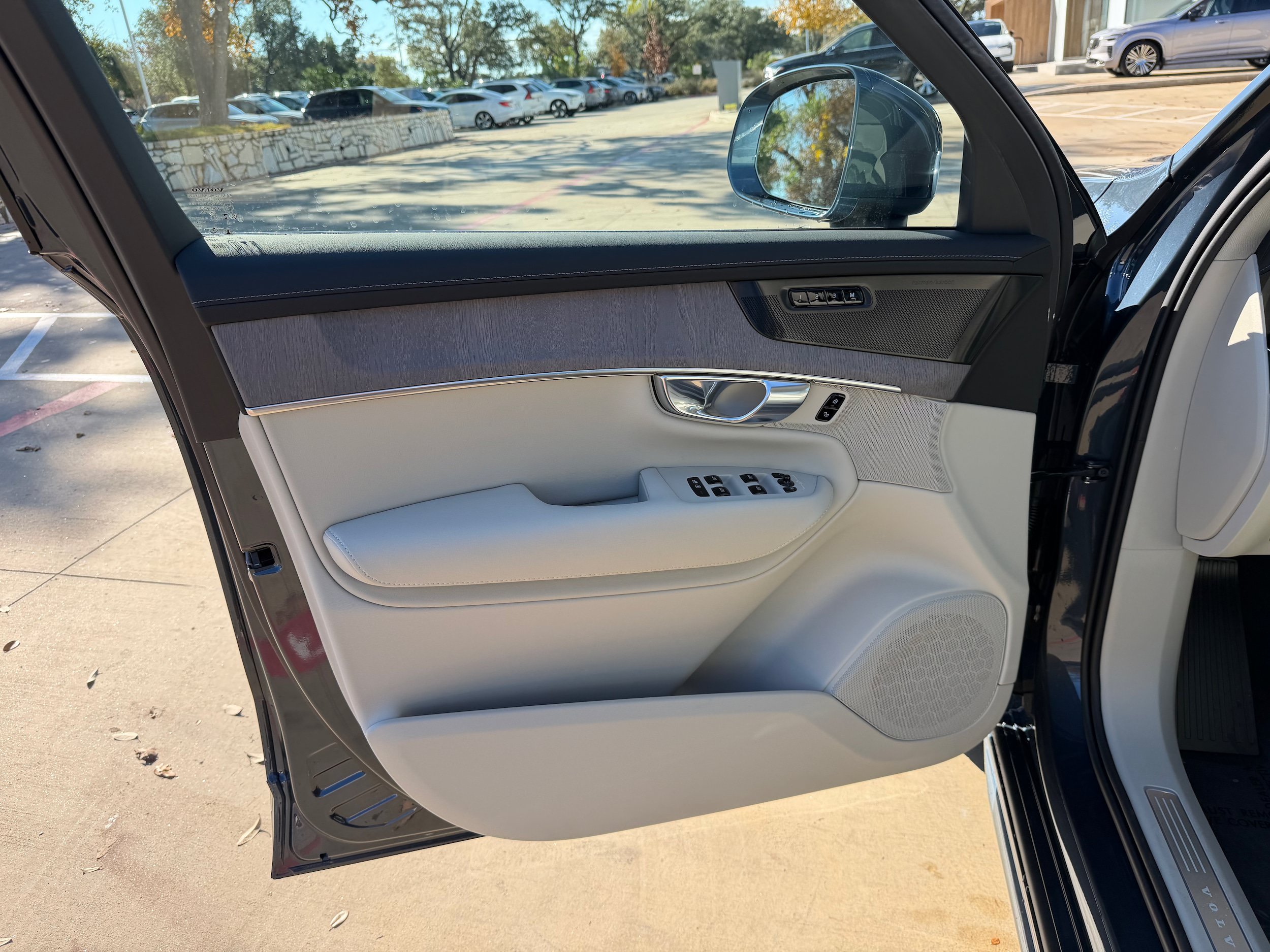 New 2026 Volvo XC90 B6 Ultra w/ Protection Package AWD/4WD image 18