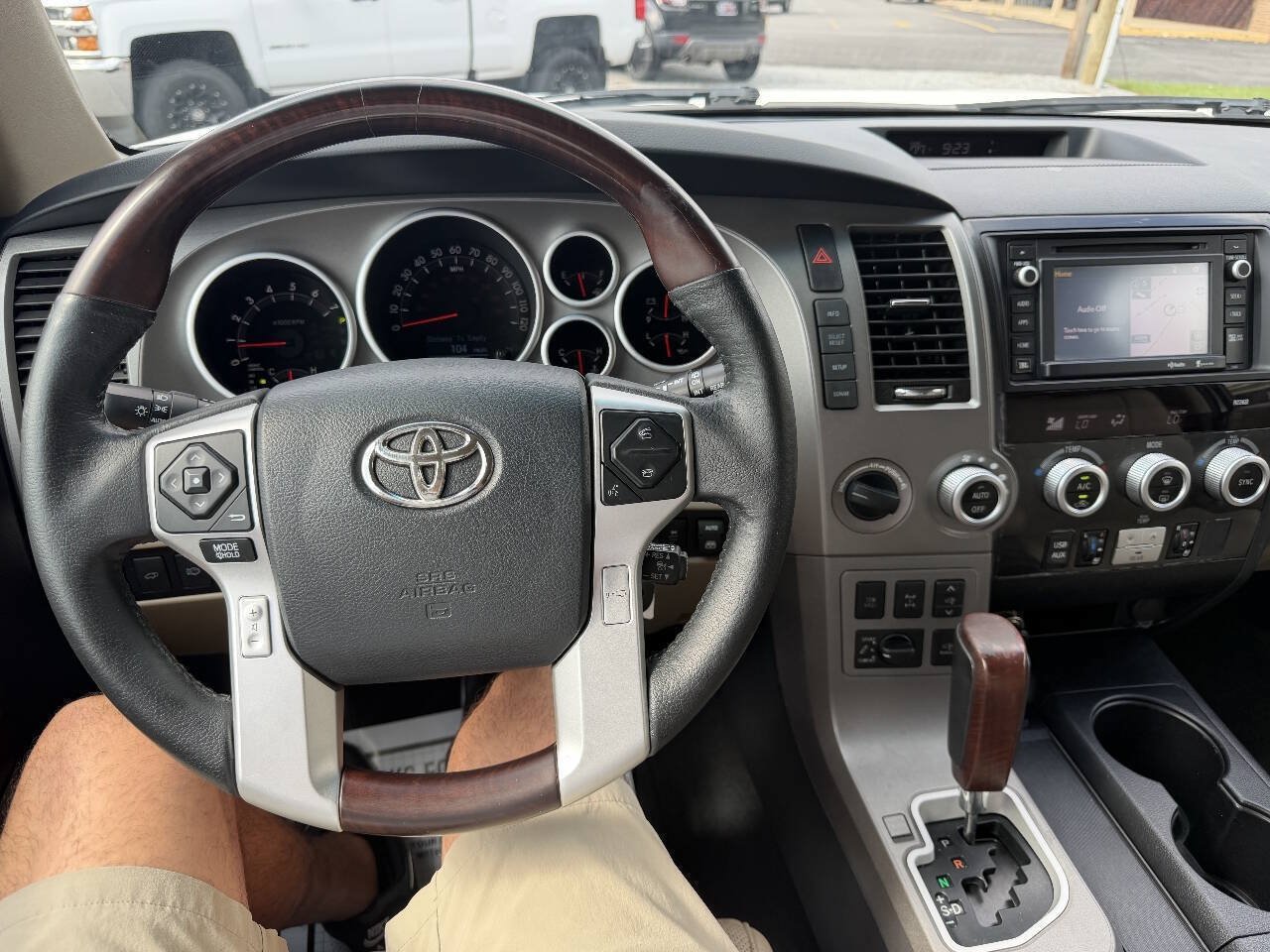 Used 2014 Toyota Sequoia Platinum AWD/4WD image 14
