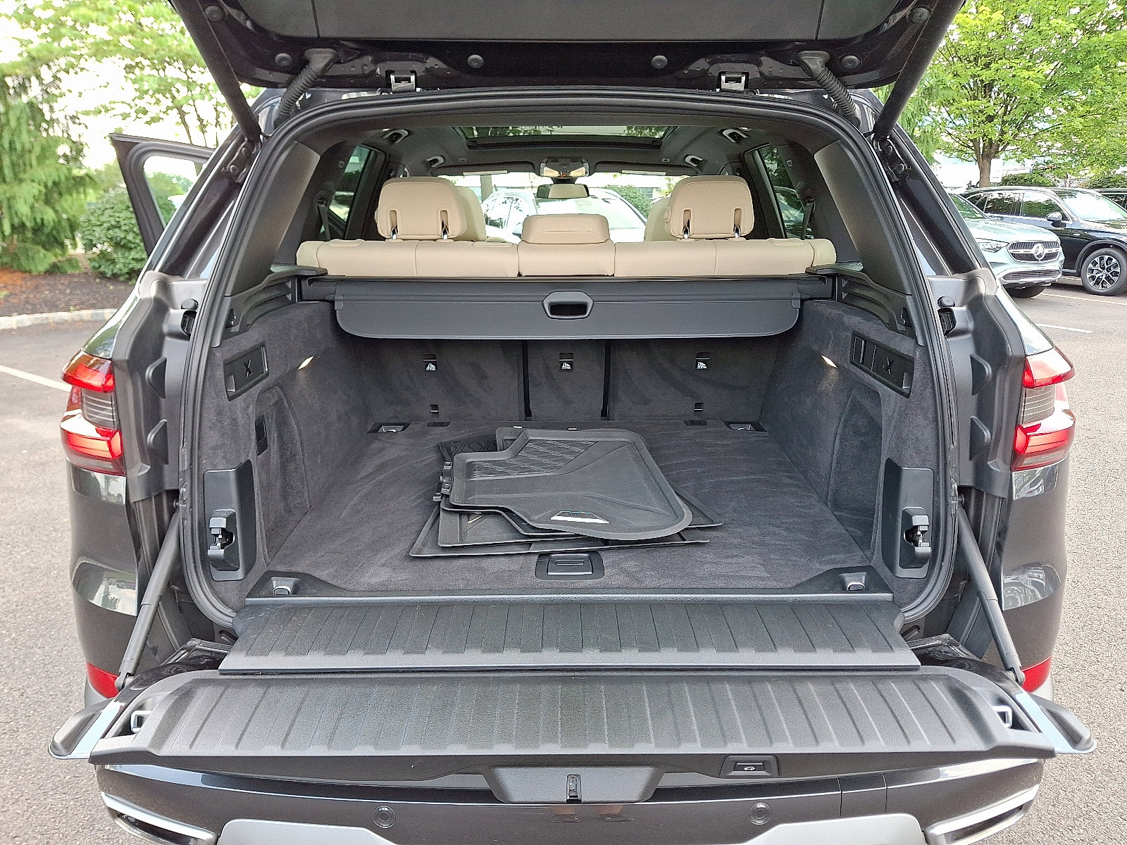Used 2022 BMW X5 xDrive40i w/ Premium Package image 30