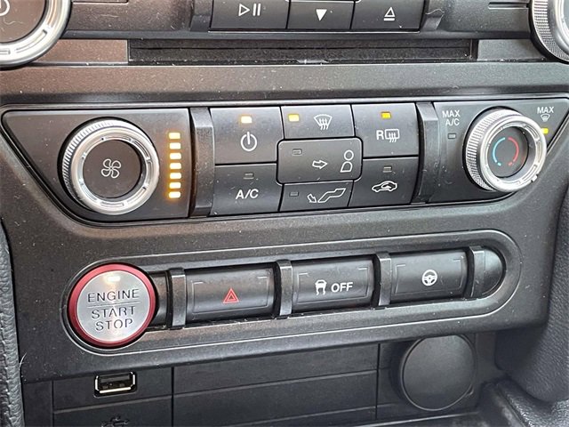 Certified 2018 Ford Mustang GT w/ Black Accent Pkg image 27