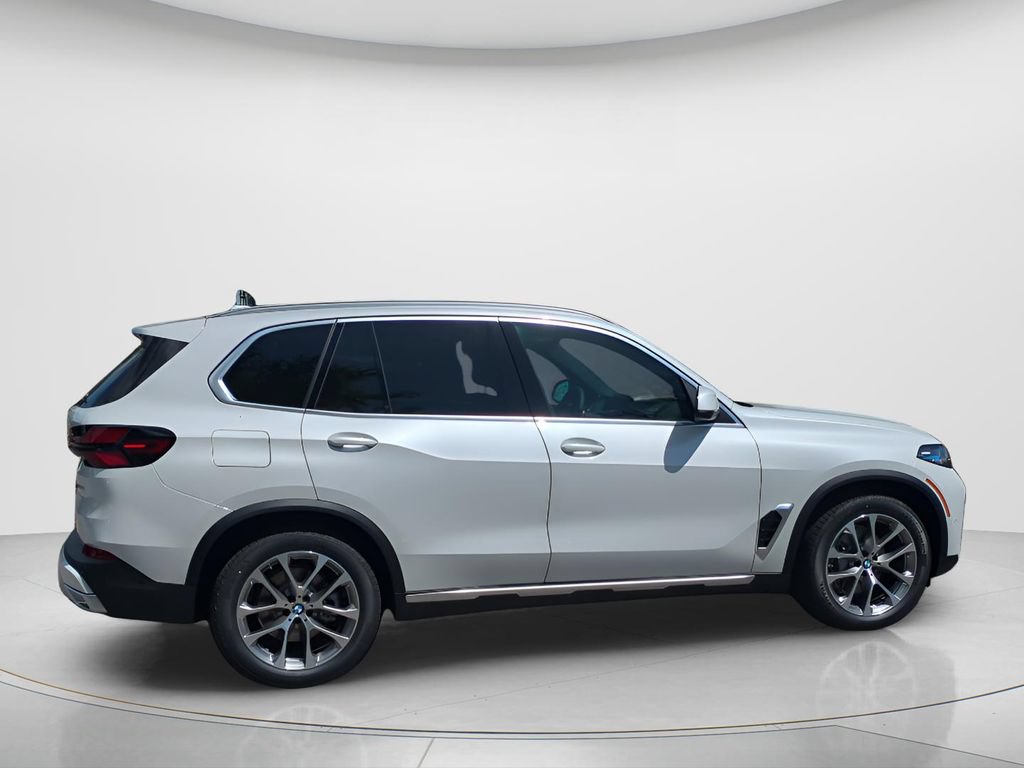 New 2026 BMW X5 xDrive40i w/ Climate Comfort Package AWD/4WD image 3
