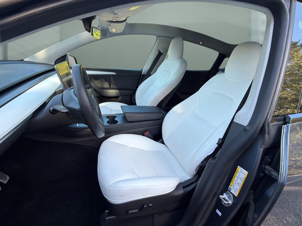Used 2022 Tesla Model Y Long Range AWD/4WD image 10