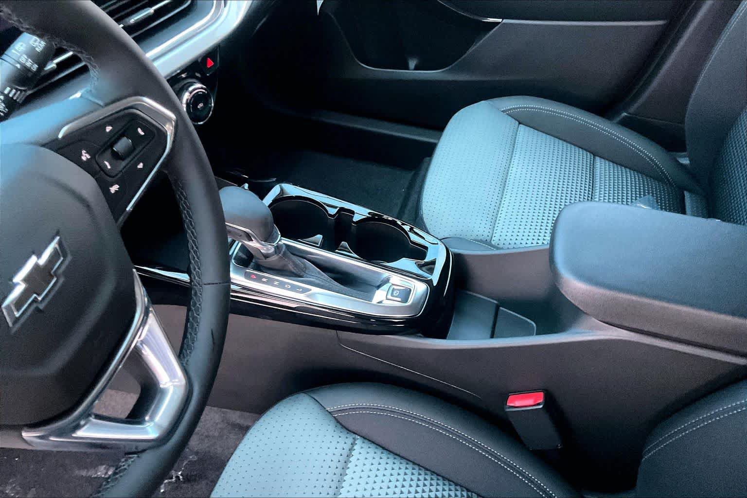 New 2026 Chevrolet Trax LT w/ Driver Confidence Package FWD image 7