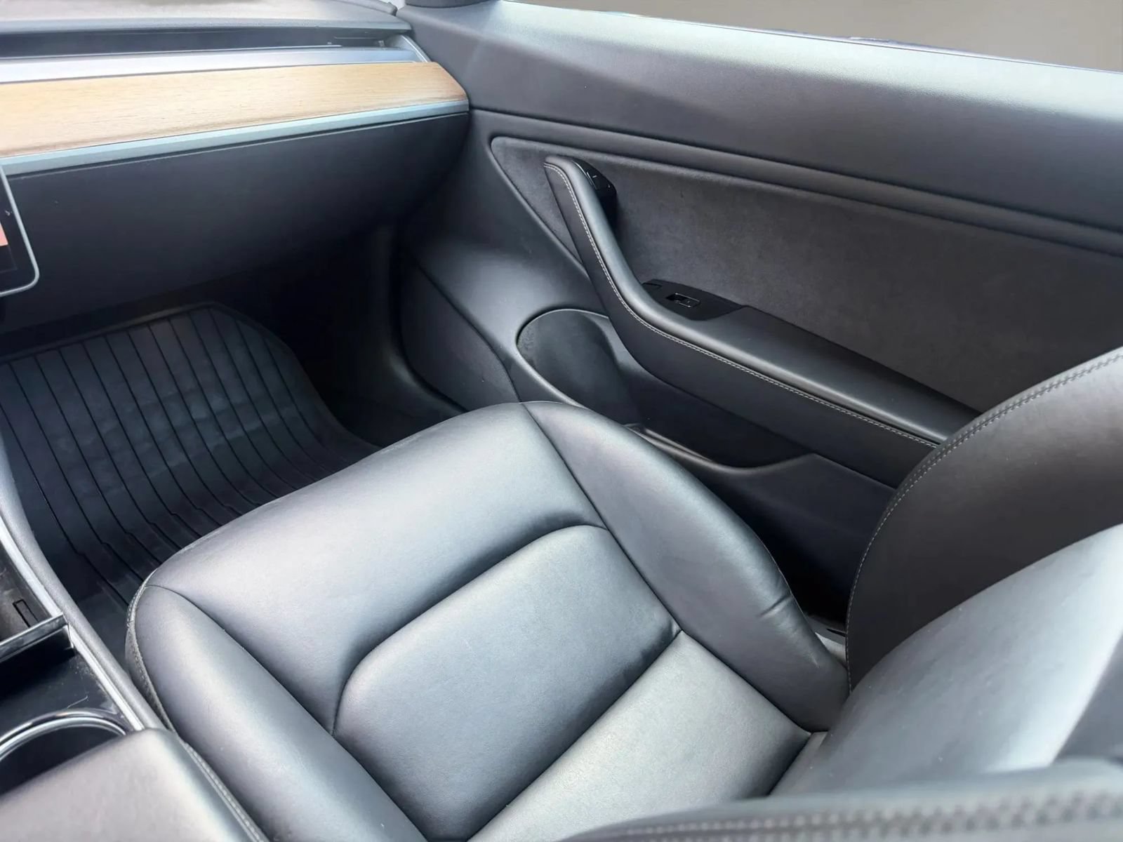 Used 2018 Tesla Model 3 Mid Range RWD image 22