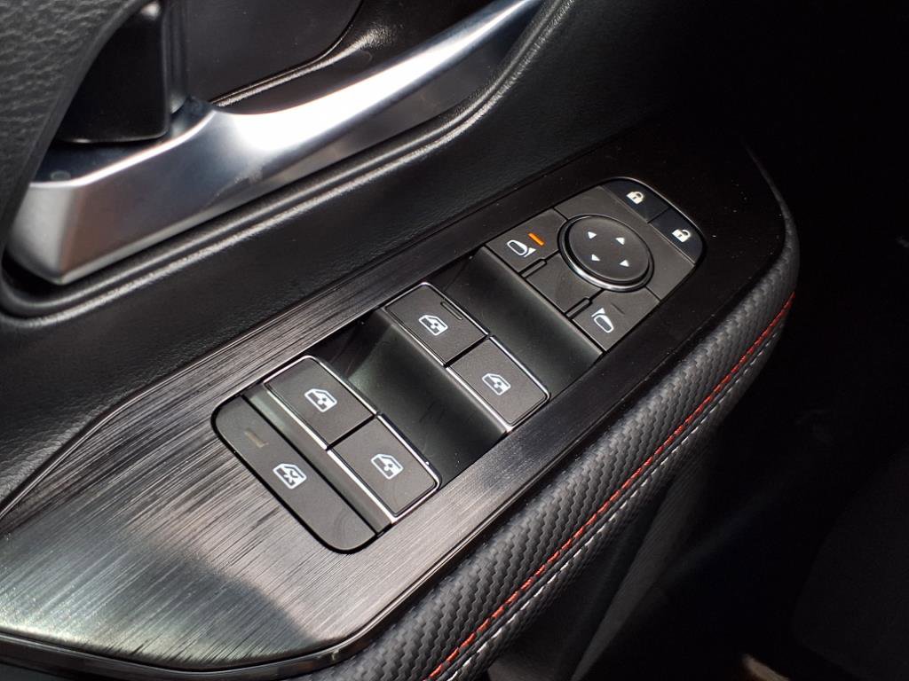 New 2025 Nissan Kicks SR image 21