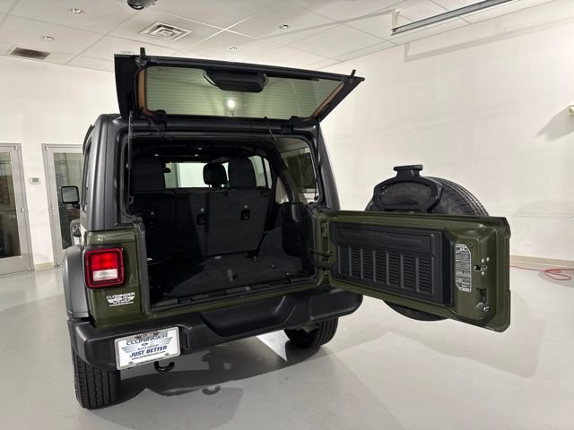 Used 2024 Jeep Wrangler Unlimited Sport AWD/4WD image 10