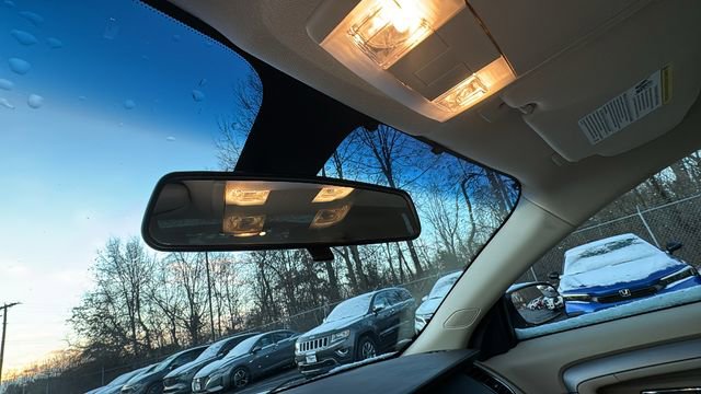 Used 2018 Ford Taurus SE image 23