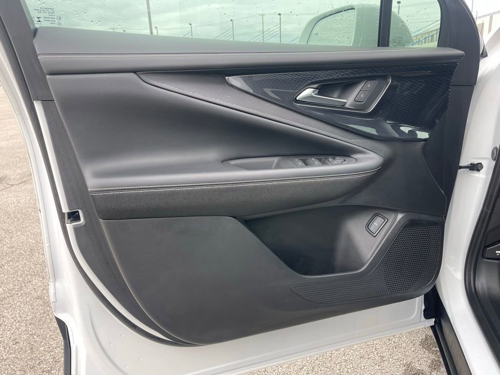 Used 2024 Chevrolet Blazer EV LT image 18