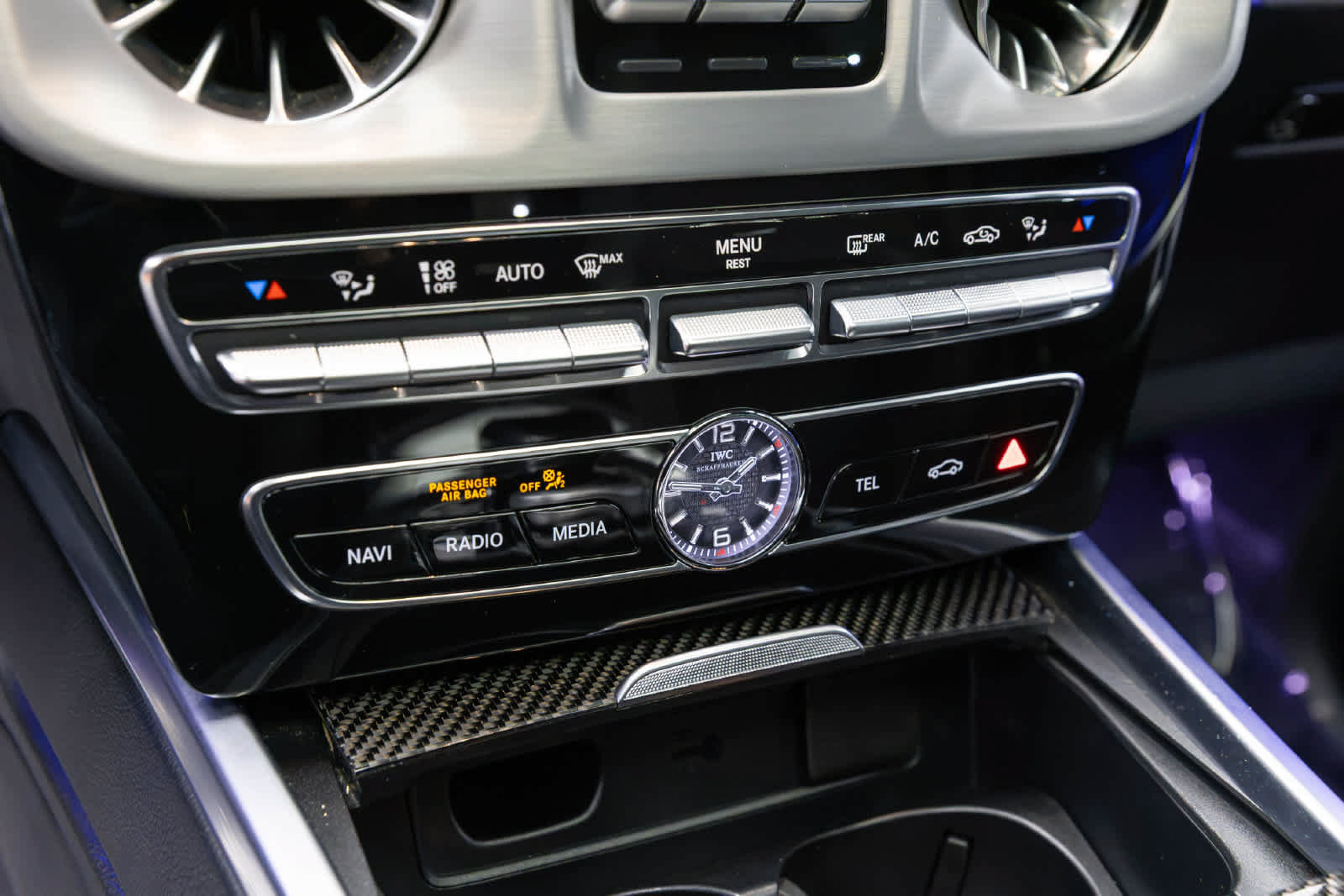 Used 2019 Mercedes-Benz G 63 AMG 4MATIC w/ Seat Comfort Package image 34