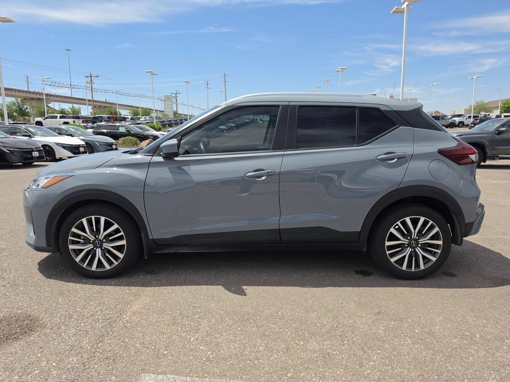 Used 2023 Nissan Kicks SV FWD image 4