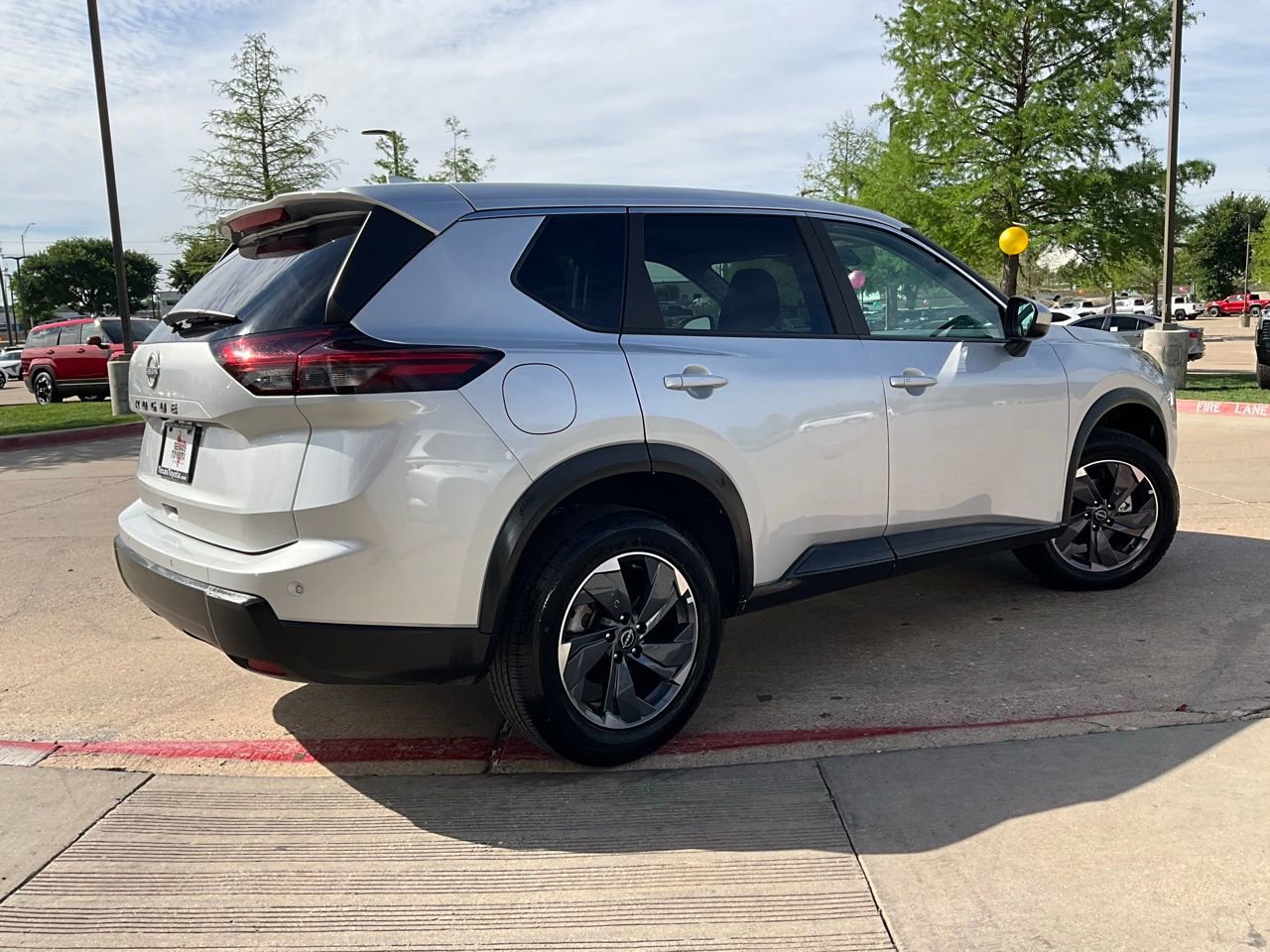 Used 2025 Nissan Rogue SV FWD image 6