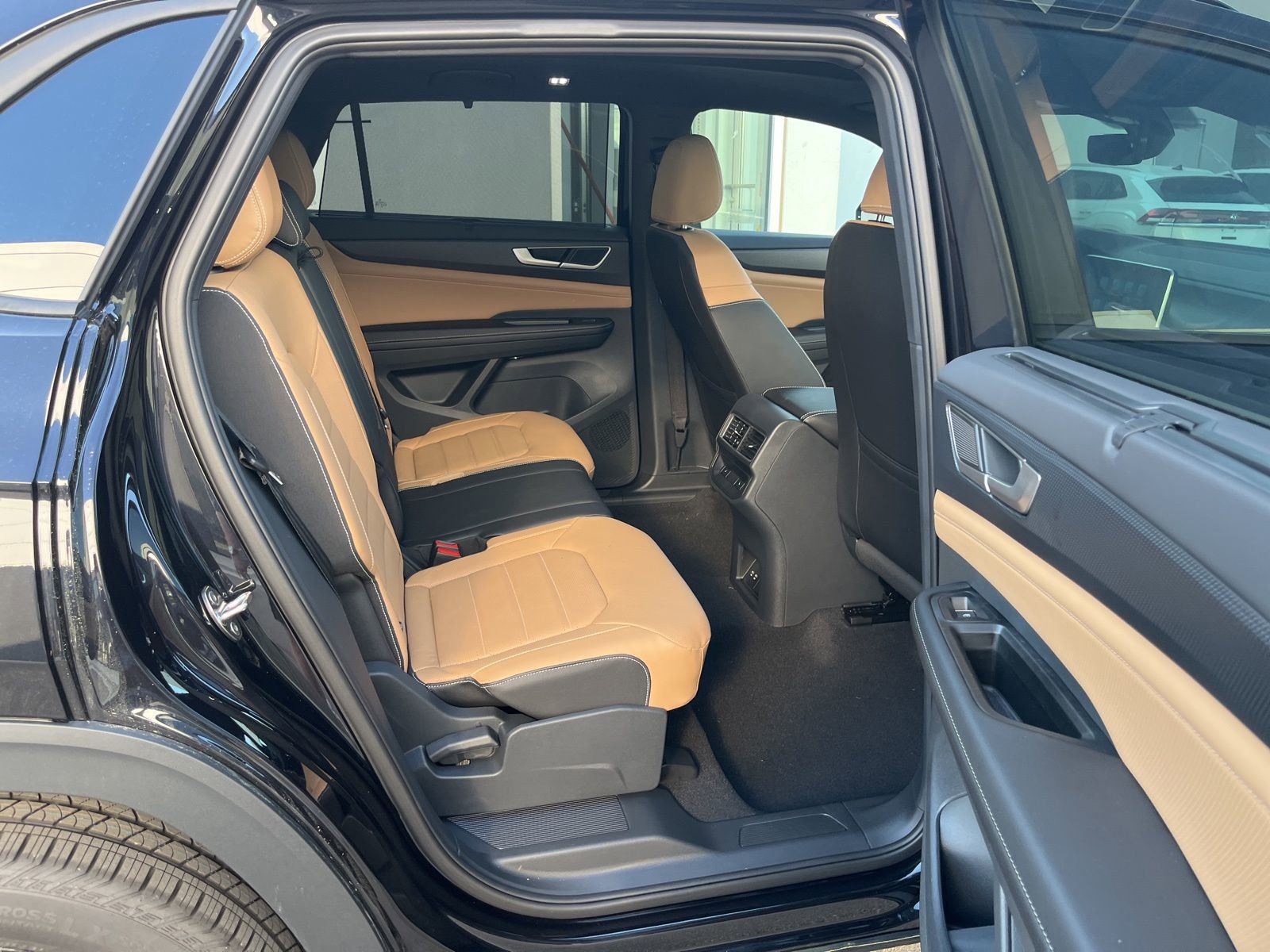 New 2026 Volkswagen Atlas Cross Sport SEL R-Line image 28