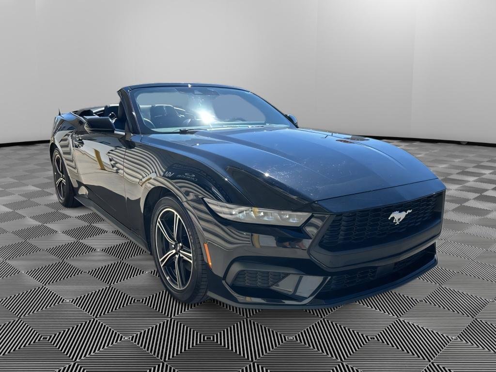 Used 2025 Ford Mustang Premium RWD image 3