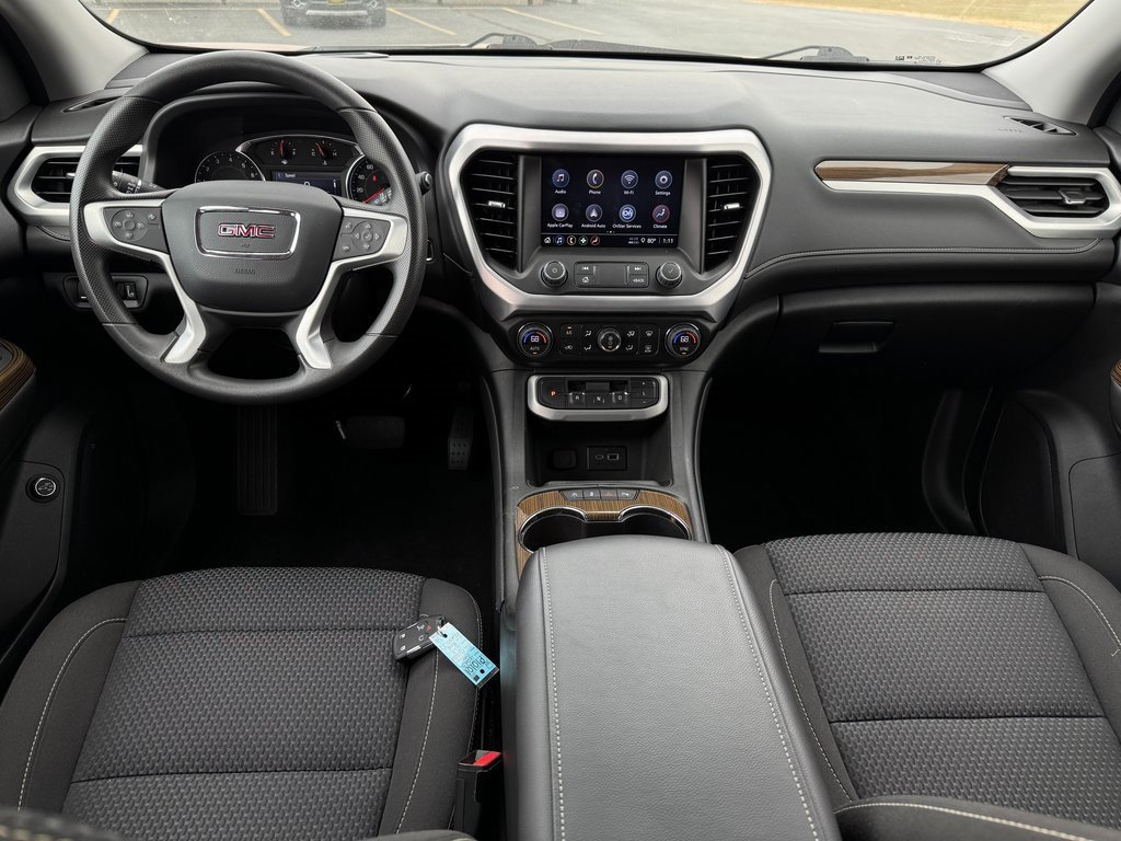 Used 2023 GMC Acadia SLE w/ Driver Convenience Package image 13