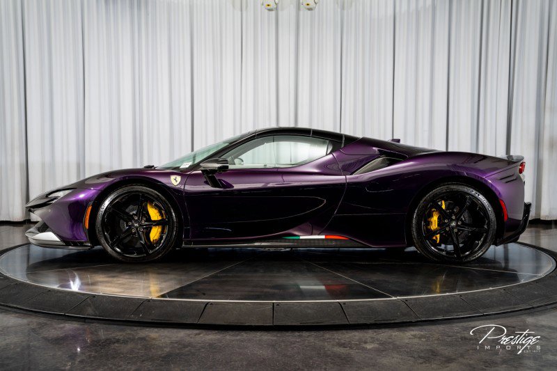 Used 2025 Ferrari SF90 Spider image 17