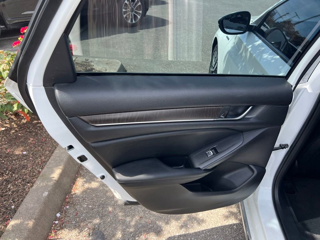 Used 2018 Honda Accord EX-L image 16