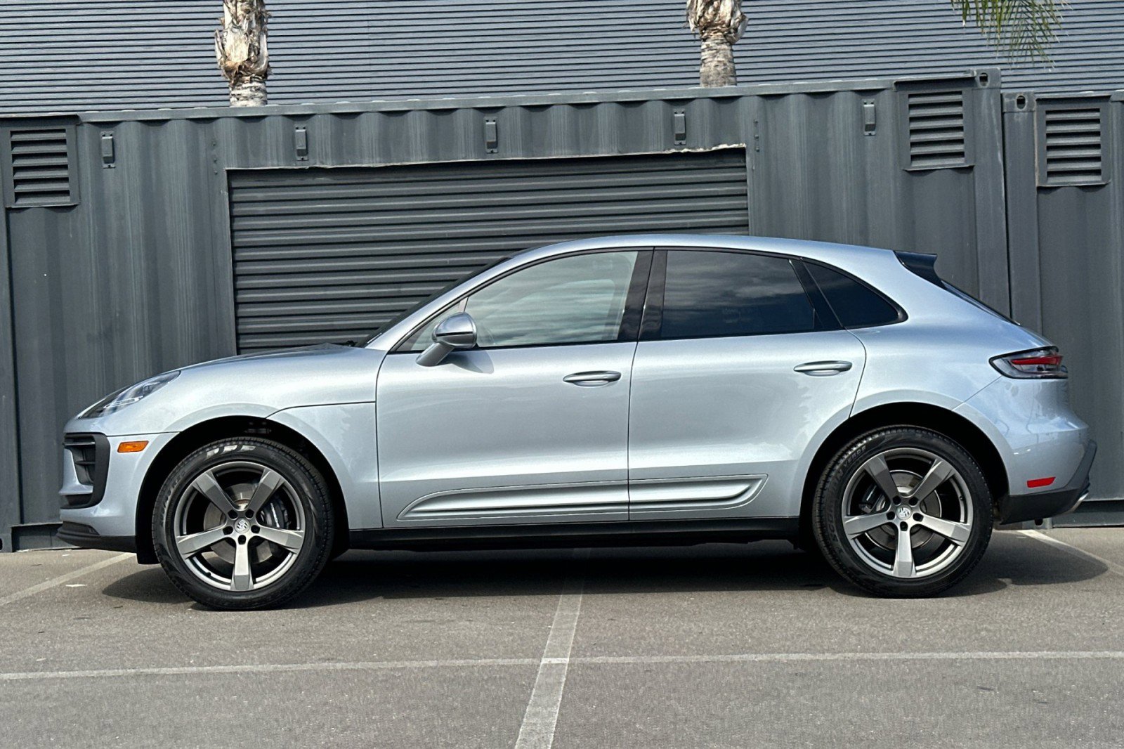 Certified 2026 Porsche Macan AWD/4WD image 2