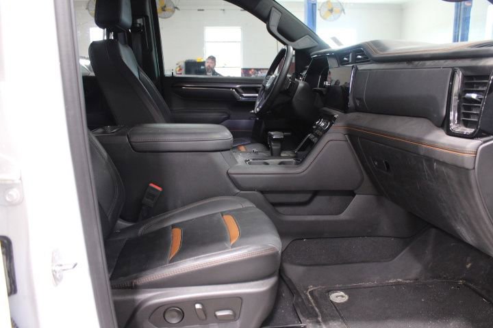 Used 2023 GMC Sierra 1500 AT4 w/ AT4 Premium Package AWD/4WD image 16