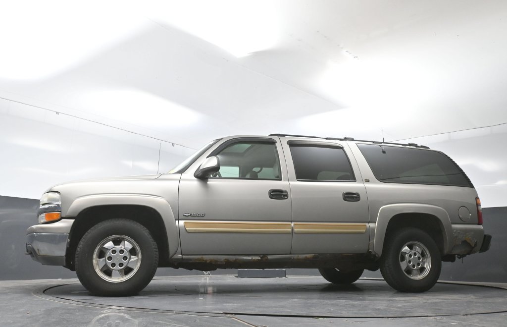 Used 2000 Chevrolet Suburban LT w/ LT Preferred Equipment Group AWD/4WD image 48