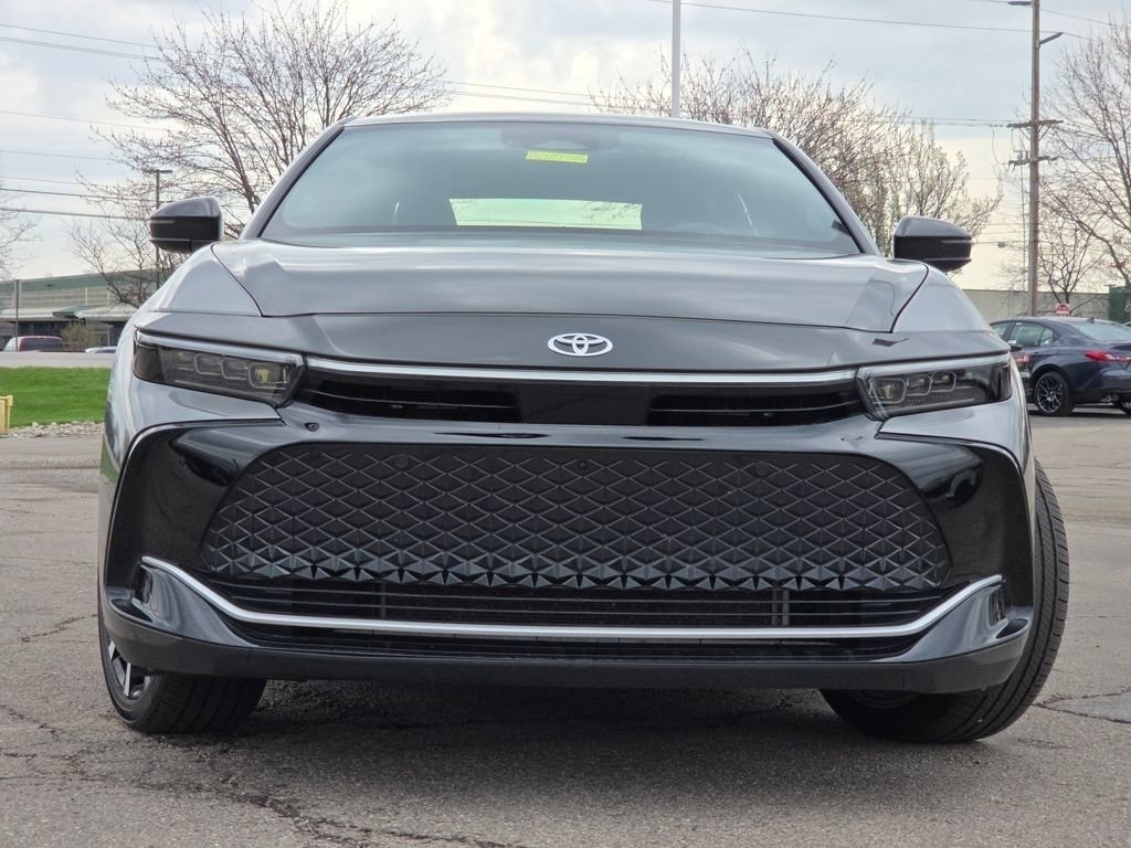 Used 2024 Toyota Crown Platinum image 3