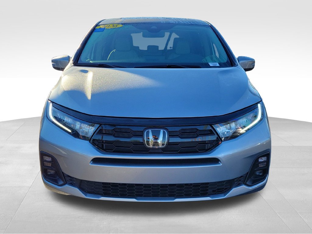 Certified 2026 Honda Odyssey Touring image 8