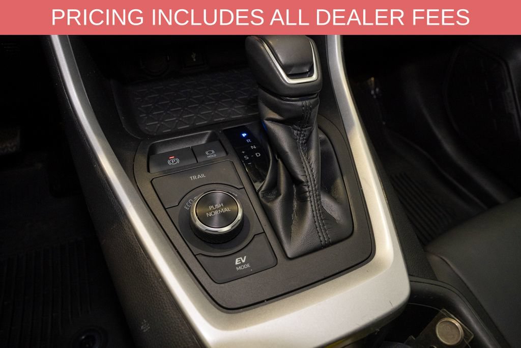 Used 2022 Toyota RAV4 XLE Premium AWD/4WD image 18