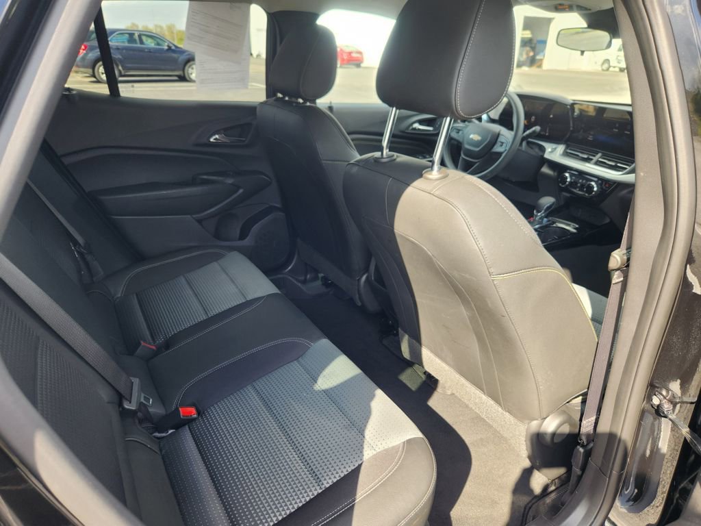 Used 2026 Chevrolet Trax LT FWD image 29