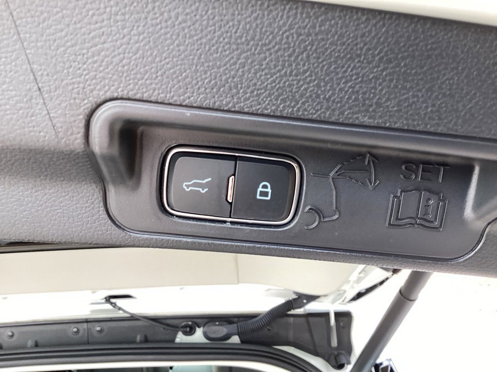 Used 2025 Ford Explorer Active w/ Active Comfort Package image 17