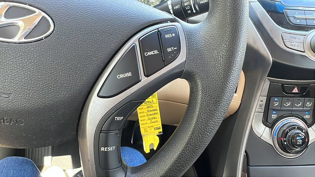 Used 2013 Hyundai Elantra GLS FWD image 16