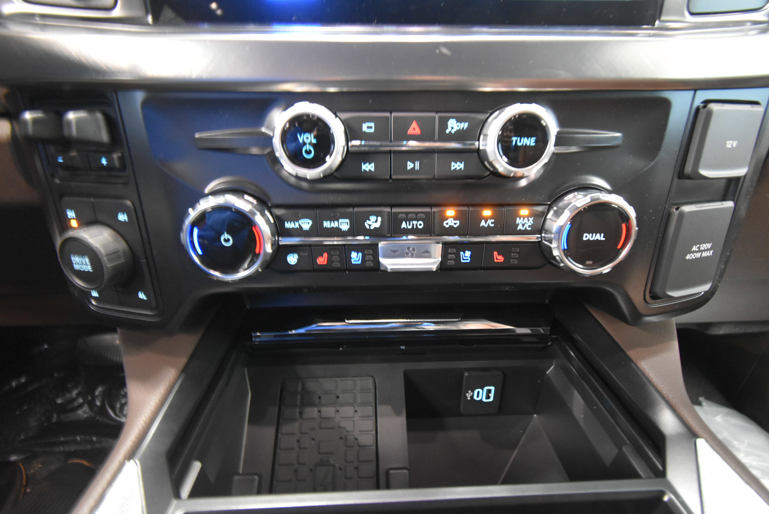 New 2026 Ford F250 King Ranch w/ Chrome Package image 17