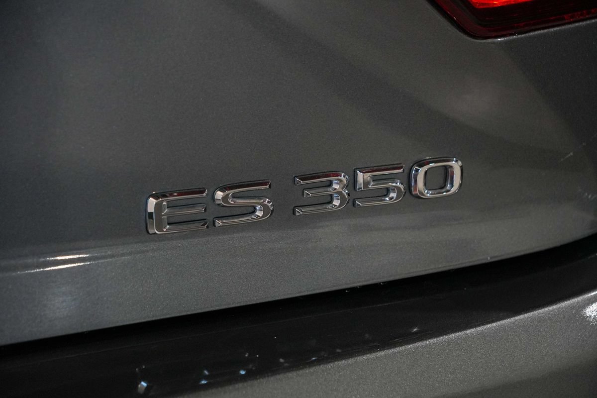 Used 2015 Lexus ES 350 w/ Premium Package FWD image 11