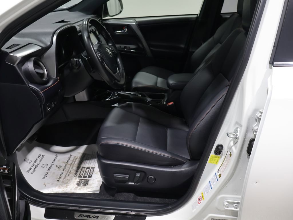 Used 2018 Toyota RAV4 SE w/ Power Extra Value Package image 8