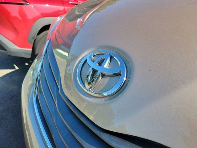 Used 2014 Toyota Sienna XLE FWD image 11
