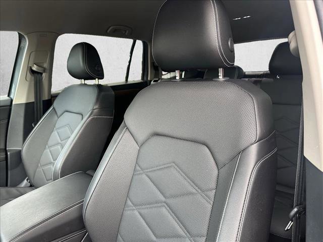 Used 2025 Volkswagen Atlas SE image 11