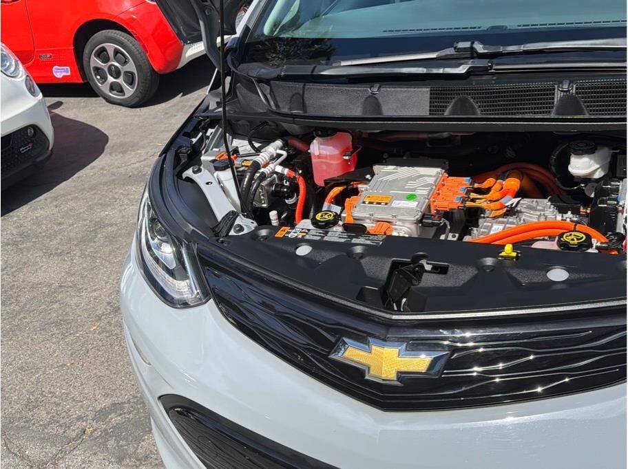 Used 2020 Chevrolet Bolt LT FWD image 28