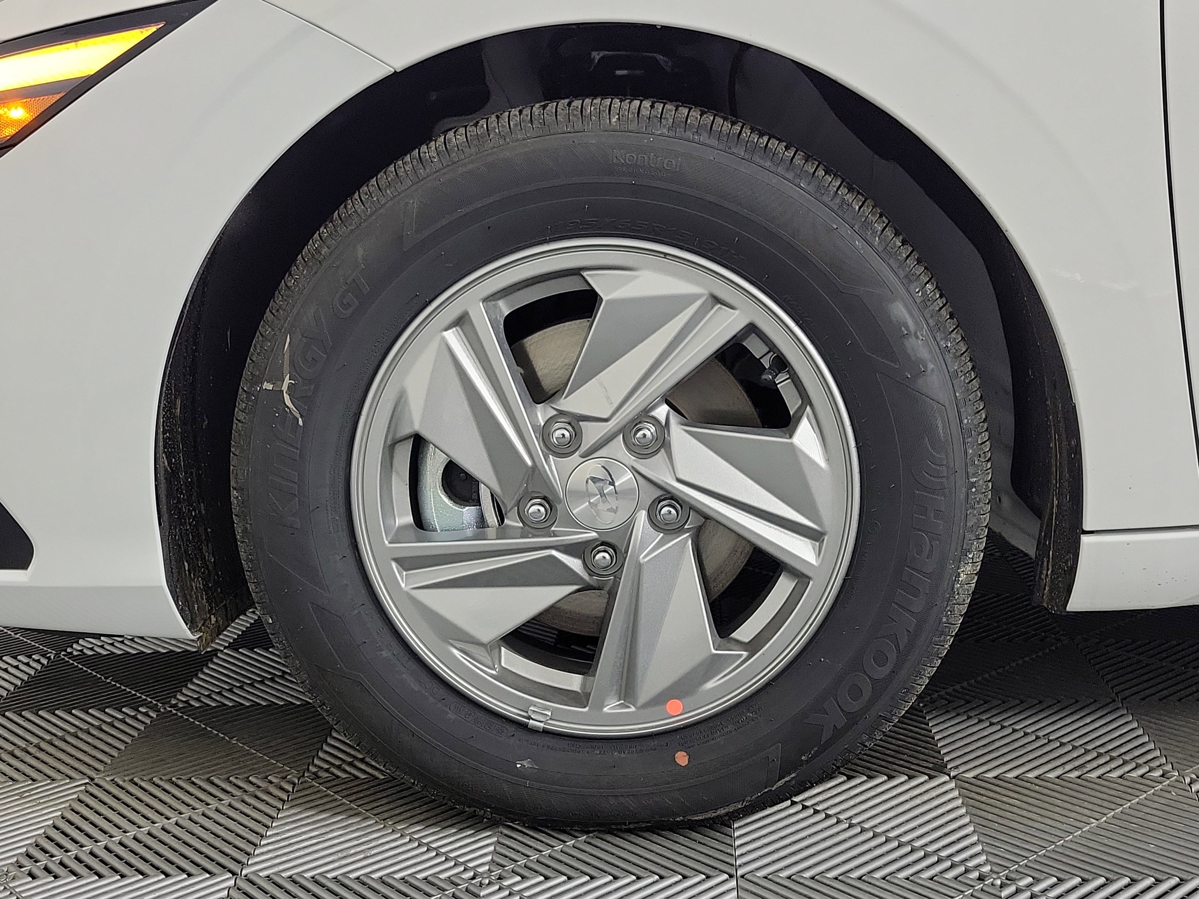 New 2026 Hyundai Elantra SE image 35