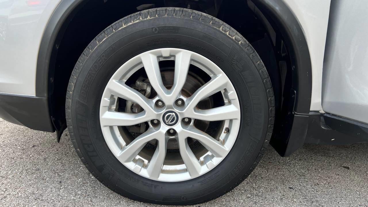 Used 2019 Nissan Rogue SV w/ Sun & Sound Touring Package image 30